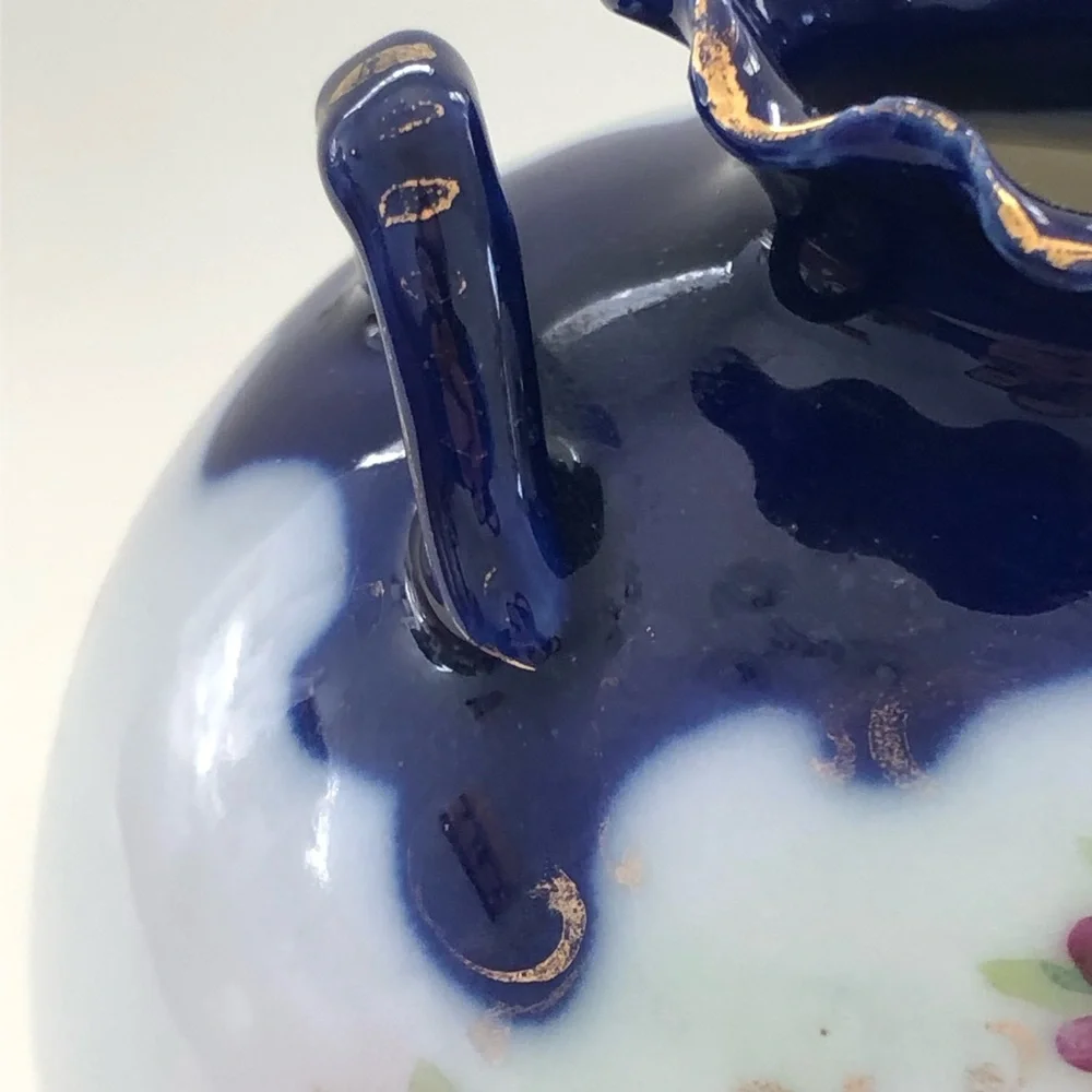 Vintage Round Bud Vase Pot 4" Porcelain Unmarked 3 legs Blue White Floral - Picture 14 of 16